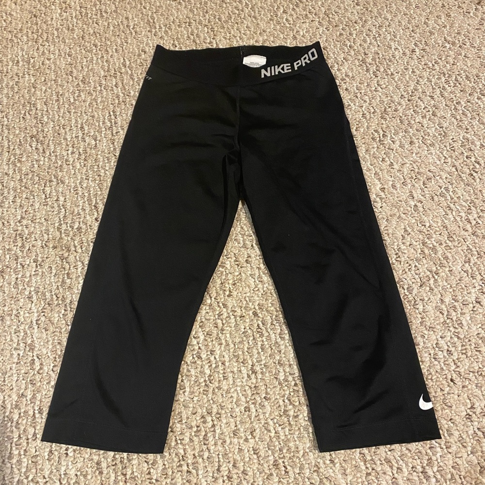 Nike Pro Dri-Fit capri workout pant